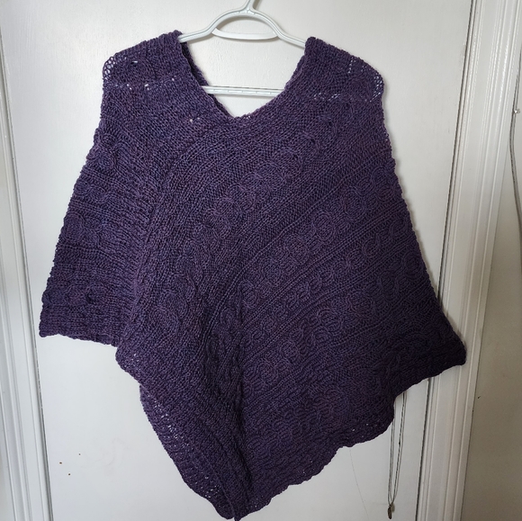 Women's Aran Sweater Market purple poncho NWT Aran Islands Ireland 100% wool - Picture 2 of 5